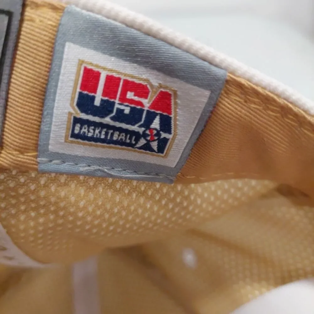 Nike Gold Medal Dream Team USA Basketball White Hat Vintage 7 7/8 63 cm
